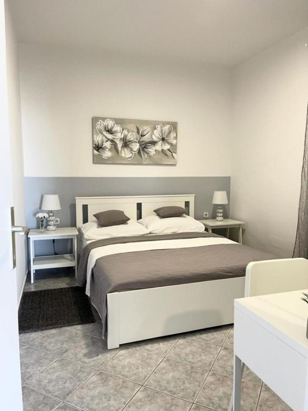 Apartments Josip Drage Exterior photo