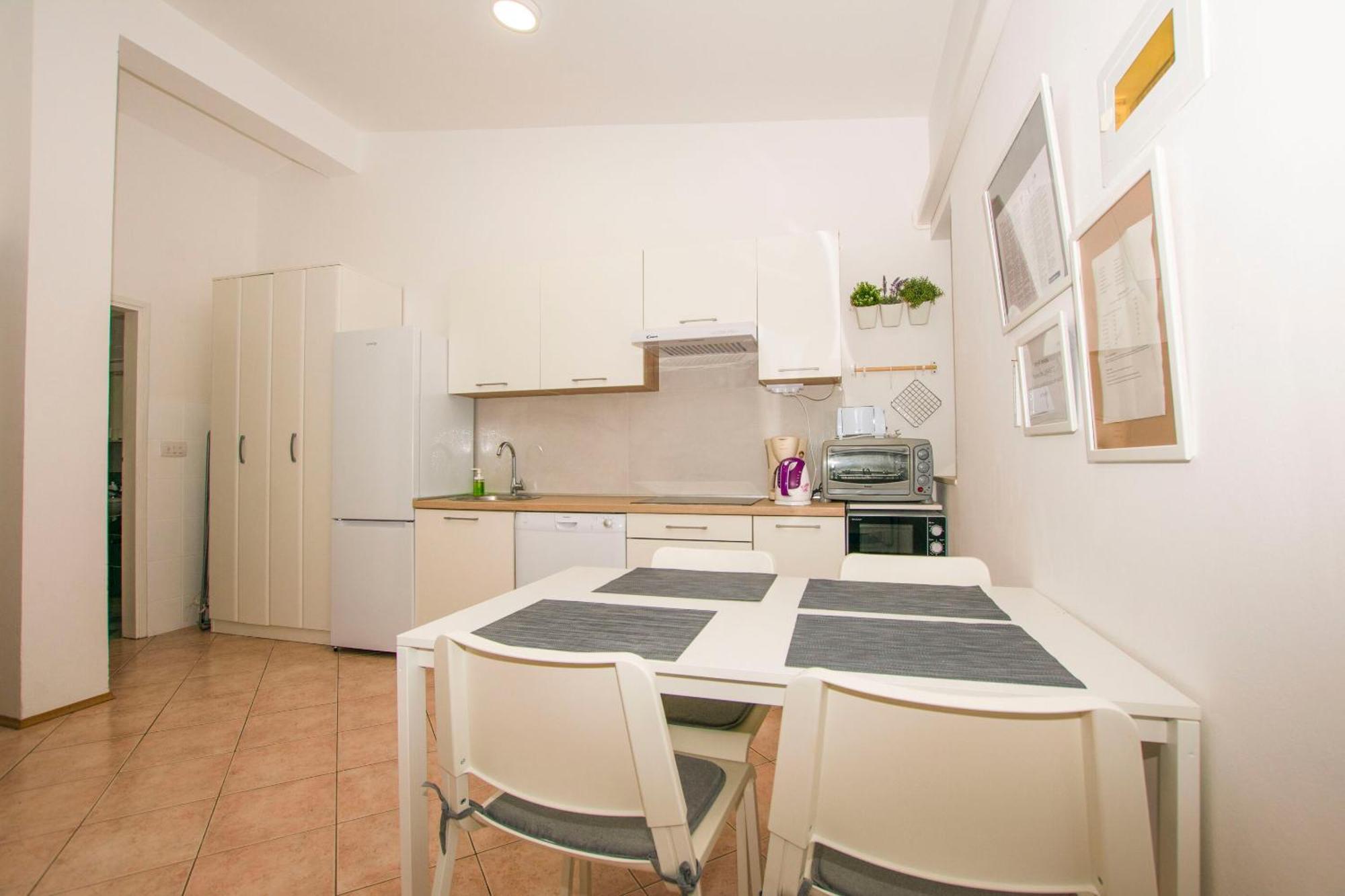 Apartments Josip Drage Exterior photo