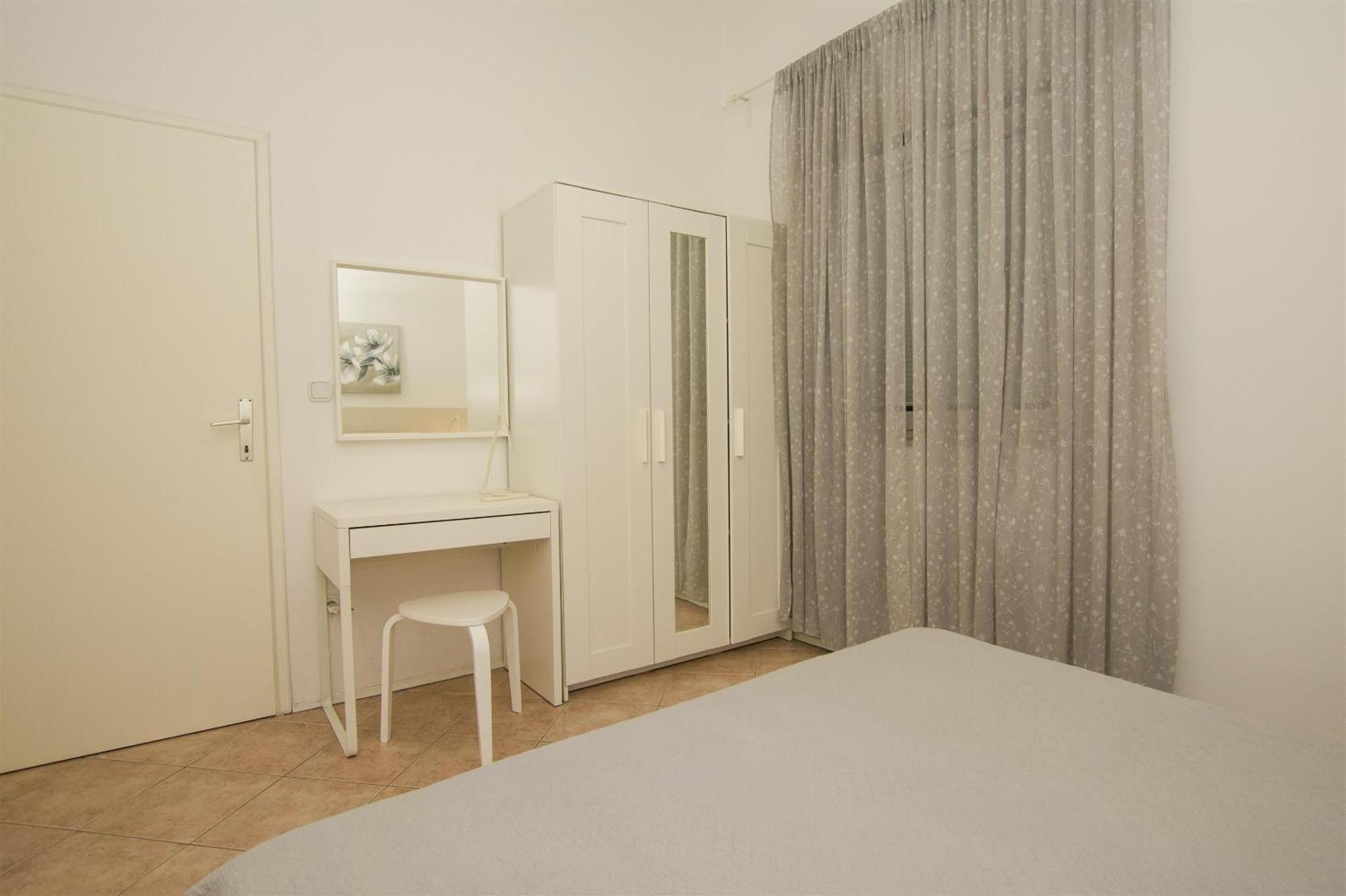 Apartments Josip Drage Exterior photo